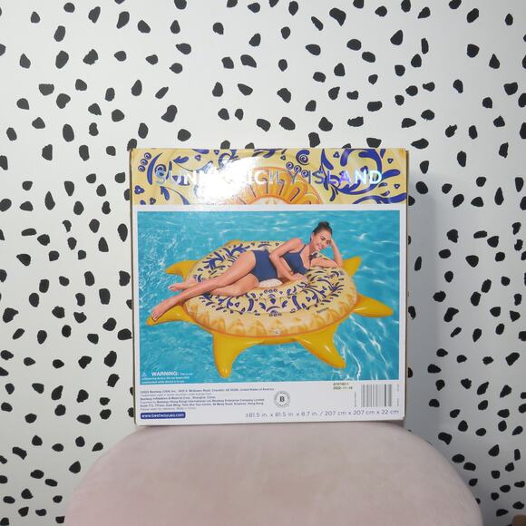 Sunny Sicily Island Tropical Island Sun Inflatable Pool Float - Picture 3 of 3